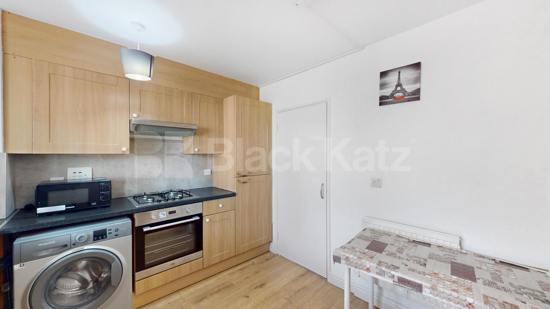 			3 Bedroom, 1 bath, 1 reception Flat			 Plender Street, Camden